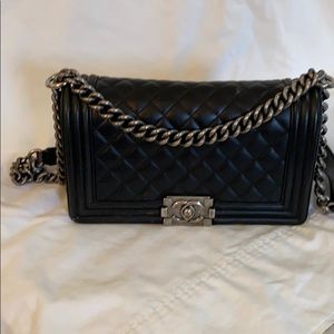 CHANEL
Lambskin Quilted Medium Boy Flap Black